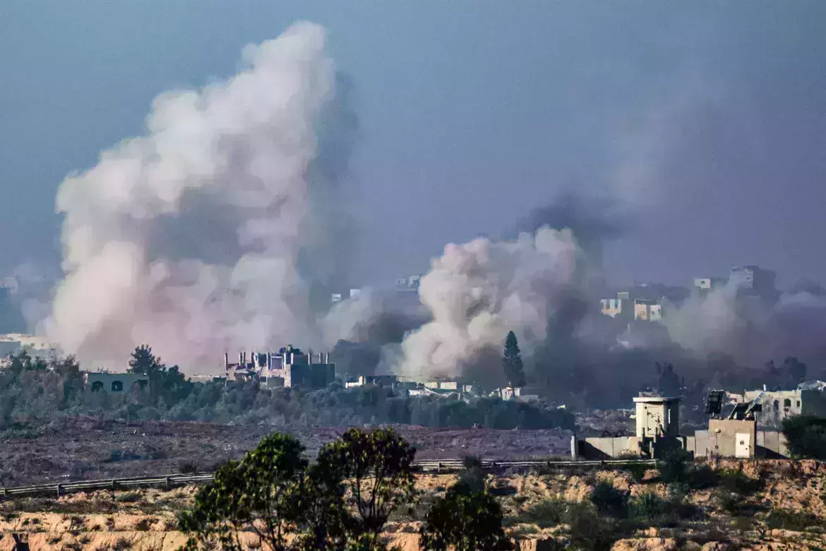 വെടിനിര്ത്തല് കരാര് അവസാനിച്ചതോടെ ഗസയില് ആക്രമണം ശക്തമാക്കി ഇസ്രായേല്; 48 മണിക്കൂറിനിടെ 270 മരണം വെടിനിര്ത്തല് കരാര് അവസാനിച്ചതോടെ ഗസയില് ആക്രമണം ശക്തമാക്കി ഇസ്രായേല്; 48 മണിക്കൂറിനിടെ 270 മരണം