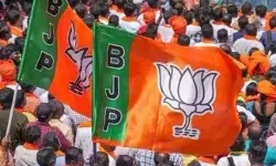 വിജയയാത്രയ്ക്കിടെ ബിജെപി പ്രവര്ത്തകര്ക്ക് നേരെ തിളച്ച വെള്ളം ഒഴിച്ചു; നാല് പേര്ക്കെതിരെ കേസ് വിജയയാത്രയ്ക്കിടെ ബിജെപി പ്രവര്ത്തകര്ക്ക് നേരെ തിളച്ച വെള്ളം ഒഴിച്ചു; നാല് പേര്ക്കെതിരെ കേസ്