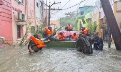 മിഷോങ് ചുഴലികാറ്റ്; ചെന്നൈയില്‍ മരണം 12 ആയി ; അവശ്യസാധനങ്ങള്‍ക്ക് ക്ഷാമം