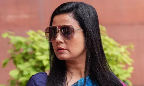 മഹുവ മൊയ്ത്രയെ അയോഗ്യയാക്കിയതിനെതിരായ ഹരജി; ലോക്‌സഭാ സെക്രട്ടറി ജനറലിന് സുപ്രിം കോടതി നോട്ടീസ്