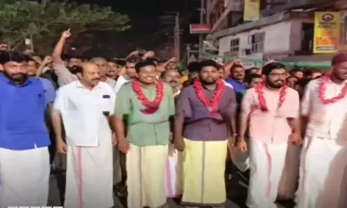 കണ്ണൂരില്‍ യൂത്ത് കോണ്‍ഗ്രസുകാരെ മര്‍ദ്ദിച്ചവര്‍ക്ക് സ്വീകരണമൊരുക്കി സിപിഎം