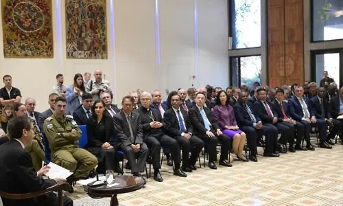 ബന്ദിമോചനം: വീണ്ടും വെടിനിര്ത്തലിന് സന്നദ്ധമെന്ന് ഇസ്രായേല് പ്രസിഡന്റ് ബന്ദിമോചനം: വീണ്ടും വെടിനിര്ത്തലിന് സന്നദ്ധമെന്ന് ഇസ്രായേല് പ്രസിഡന്റ്