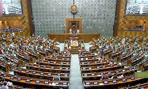 പാര്ലമെന്റില് ഇന്നും സസ്പെന്ഷന്; രണ്ട് കേരളാ എംപിമാര്ക്കെതിരേ നടപടി പാര്ലമെന്റില് ഇന്നും സസ്പെന്ഷന്; രണ്ട് കേരളാ എംപിമാര്ക്കെതിരേ നടപടി