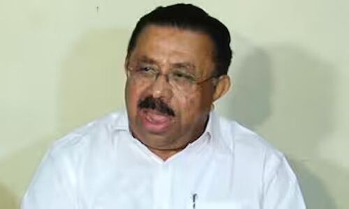 മുഖ്യമന്ത്രിക്കൊപ്പം ചായ കുടിക്കാന്‍ പോയാലും യുഡിഎഫ് പ്രവര്‍ത്തകനെ പാര്‍ട്ടിയില്‍ നിന്ന് പുറത്താക്കും: എംഎം ഹസന്‍