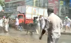 കോണ്ഗ്രസിന്റെ ഡിജിപി ഓഫിസ് മാര്ച്ചില് വന് സംഘര്ഷം; ഗ്രനേഡ് പ്രയോഗത്തില് കെ സുധാകരന് ദേഹാസ്വാസ്ഥ്യം കോണ്ഗ്രസിന്റെ ഡിജിപി ഓഫിസ് മാര്ച്ചില് വന് സംഘര്ഷം; ഗ്രനേഡ് പ്രയോഗത്തില് കെ സുധാകരന് ദേഹാസ്വാസ്ഥ്യം