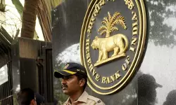 ധനമന്ത്രി രാജിവയ്ക്കണം; ആര്‍ബിഐ, എച്ച്ഡിഎഫ്‌സി, ഐസിഐസിഐ ബാങ്കുകള്‍ക്ക് ബോംബ് ഭീഷണി