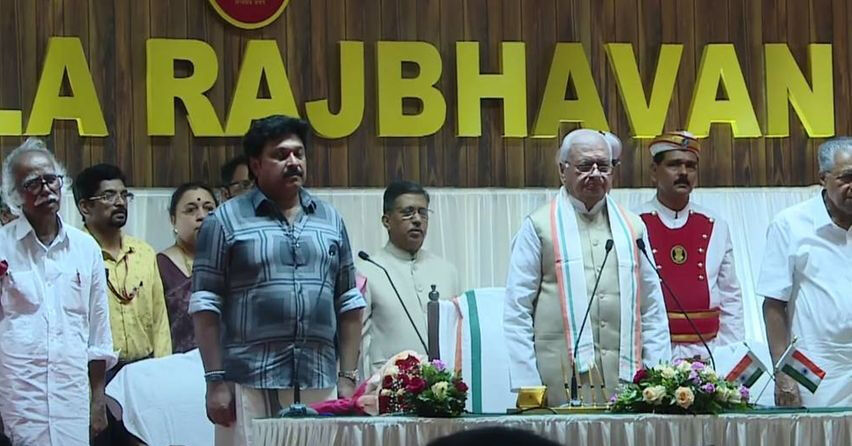 ഗണേഷും കടന്നപ്പള്ളിയും മന്ത്രിമാരായി സത്യപ്രതിജ്ഞ ചെയ്തു; പ്രതിപക്ഷം ബഹിഷ്കരിച്ചു ഗണേഷും കടന്നപ്പള്ളിയും മന്ത്രിമാരായി സത്യപ്രതിജ്ഞ ചെയ്തു; പ്രതിപക്ഷം ബഹിഷ്കരിച്ചു