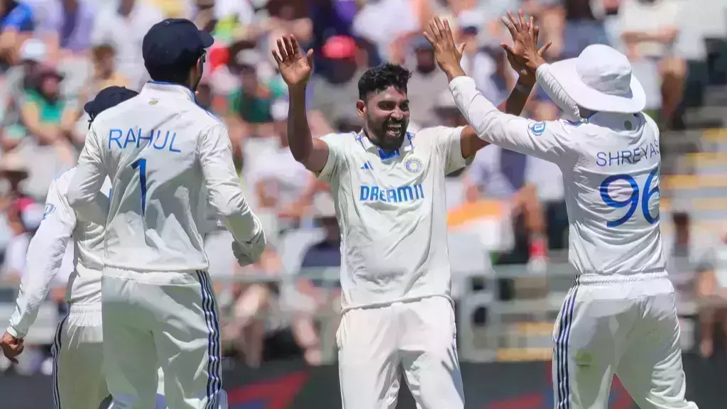 ദക്ഷിണാഫ്രിക്കയെ എറിഞ്ഞിട്ട് സിറാജ്; ഇന്ത്യയ്ക്ക് ഉടന്‍ തിരിച്ചടി; 153 ന് പുറത്ത്
