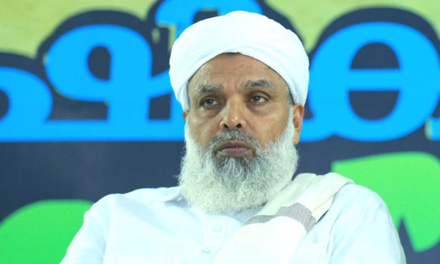 അഴിഞ്ഞാട്ടക്കാരി പരാമര്ശം; സമസ്ത നേതാവ് ഉമര് ഫൈസി മുക്കത്തിനെതിരേ കേസ് അഴിഞ്ഞാട്ടക്കാരി പരാമര്ശം; സമസ്ത നേതാവ് ഉമര് ഫൈസി മുക്കത്തിനെതിരേ കേസ്