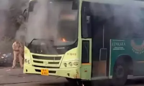 പമ്പയില്‍ കെഎസ്ആര്‍ടിസി ബസിന് തീപിടിച്ചു; ആളപായമില്ല