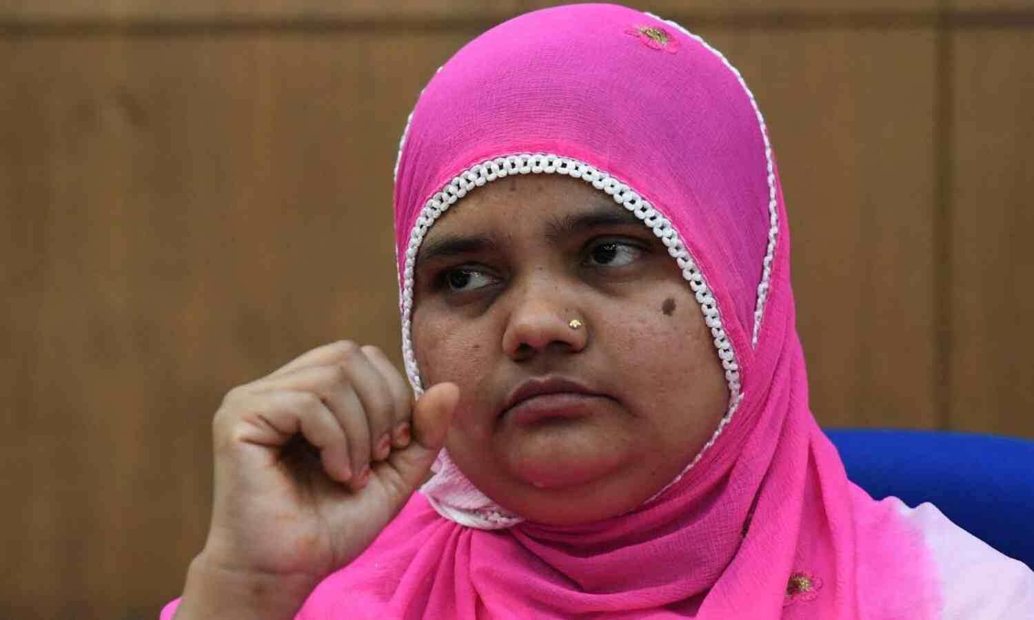 ബില്ക്കീസ് ബാനു കേസില് വിട്ടയച്ച 11 പ്രതികളും രണ്ടാഴ്ചക്കുള്ളില് ജയിലിലേക്ക് മടങ്ങണം ബില്ക്കീസ് ബാനു കേസില് വിട്ടയച്ച 11 പ്രതികളും രണ്ടാഴ്ചക്കുള്ളില് ജയിലിലേക്ക് മടങ്ങണം