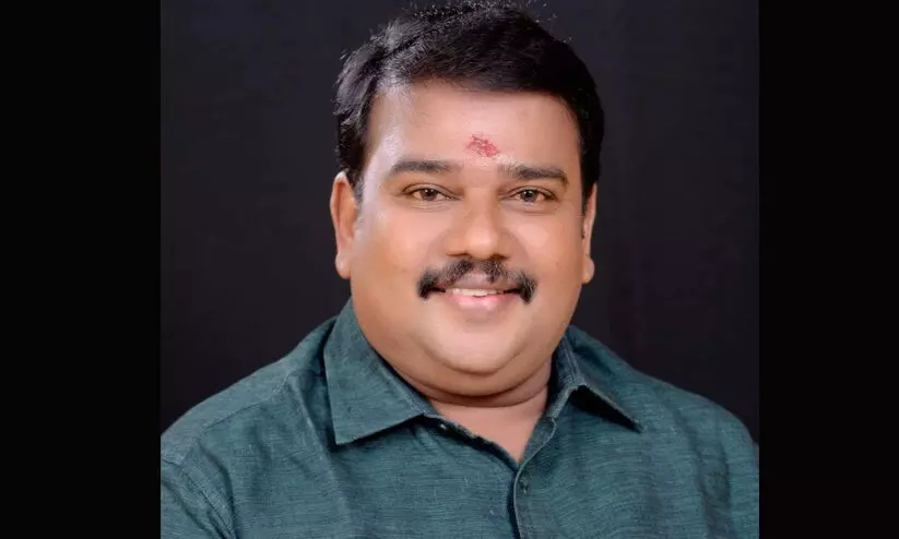 കാസര്കോട് ഡിസിസി ജനറല് സെക്രട്ടറി വിനോദ് കുമാര് കുഴഞ്ഞുവീണ് മരിച്ചു കാസര്കോട് ഡിസിസി ജനറല് സെക്രട്ടറി വിനോദ് കുമാര് കുഴഞ്ഞുവീണ് മരിച്ചു