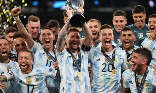 അഭ്യൂഹങ്ങള്ക്ക് വിരാമം; അര്ജന്റീന ഫുട്ബോള് ടീം 2025 ഒക്ടോബറില് കേരളത്തിലെത്തും അഭ്യൂഹങ്ങള്ക്ക് വിരാമം; അര്ജന്റീന ഫുട്ബോള് ടീം 2025 ഒക്ടോബറില് കേരളത്തിലെത്തും