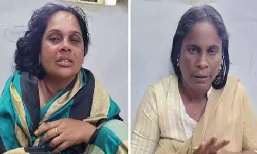 മെഡിക്കല് കോളജില് രോഗിയുടെ മാല മോഷണം; രക്ഷപ്പെടാന് ശ്രമിക്കുന്നതിനിടെ രണ്ട് സ്ത്രീകള് പിടിയില് മെഡിക്കല് കോളജില് രോഗിയുടെ മാല മോഷണം; രക്ഷപ്പെടാന് ശ്രമിക്കുന്നതിനിടെ രണ്ട് സ്ത്രീകള് പിടിയില്
