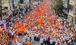 മറാഠാ സമരം അവസാനിച്ചു; മഹാരാഷ്ട്ര സര്ക്കാര് സംവരണ ഓര്ഡിനന്സ് കരട് പുറത്തുവിട്ടു മറാഠാ സമരം അവസാനിച്ചു; മഹാരാഷ്ട്ര സര്ക്കാര് സംവരണ ഓര്ഡിനന്സ് കരട് പുറത്തുവിട്ടു