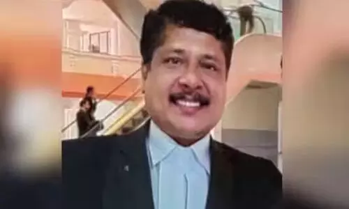 ലൈംഗിക പീഡനക്കേസ്: മുന് സര്ക്കാര് പ്ലീഡര് പിജി മനു കീഴടങ്ങണം; മുന്കൂര് ജാമ്യാപേക്ഷ സുപ്രിം കോടതി തള്ളി ലൈംഗിക പീഡനക്കേസ്: മുന് സര്ക്കാര് പ്ലീഡര് പിജി മനു കീഴടങ്ങണം; മുന്കൂര് ജാമ്യാപേക്ഷ സുപ്രിം കോടതി തള്ളി