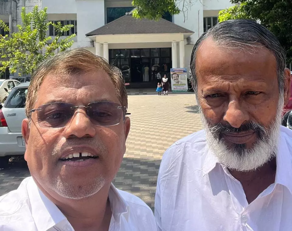 ഹര്ത്താല് കേസ് തീര്ക്കാന് വേണ്ട നടപടി സ്വീകരിക്കണം; ഡീന് കുര്യാക്കോസിനെതിരേ പരസ്യപ്രതിഷേധവുമായി എം സി കമറുദ്ദീന് ഹര്ത്താല് കേസ് തീര്ക്കാന് വേണ്ട നടപടി സ്വീകരിക്കണം; ഡീന് കുര്യാക്കോസിനെതിരേ പരസ്യപ്രതിഷേധവുമായി എം സി കമറുദ്ദീന്