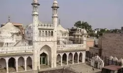 ഗ്യാന്വാപി മസ്ജിദില് പുലര്ച്ചെ വീണ്ടും പൂജ ഗ്യാന്വാപി മസ്ജിദില് പുലര്ച്ചെ വീണ്ടും പൂജ