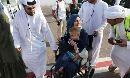 ഗസയില് യുദ്ധത്തില് പരിക്കേറ്റ കുട്ടികള് ഉള്പ്പെടെയുളളവരുടെ പുതിയ സംഘം യുഎഇയില് എത്തി ഗസയില് യുദ്ധത്തില് പരിക്കേറ്റ കുട്ടികള് ഉള്പ്പെടെയുളളവരുടെ പുതിയ സംഘം യുഎഇയില് എത്തി