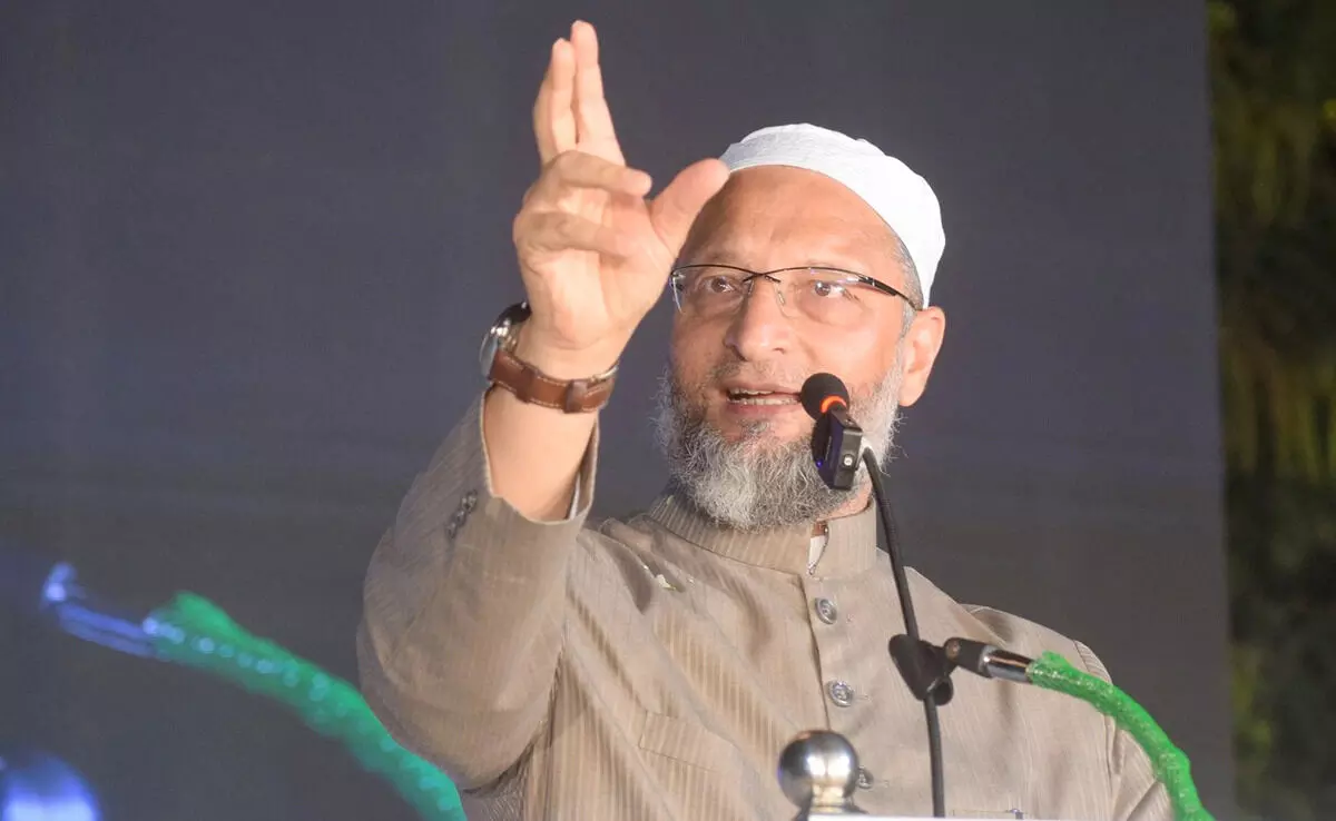 മുസ് ലിംകള് ഇനിയൊരു മസ്ജിദും വിട്ടുതരില്ല: അസദുദ്ദീന് ഉവൈസി മുസ് ലിംകള് ഇനിയൊരു മസ്ജിദും വിട്ടുതരില്ല: അസദുദ്ദീന് ഉവൈസി