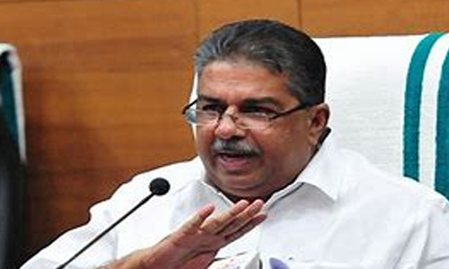 ഫലസ്തീന്‍ സിനിമകള്‍ ലോക ക്ലാസിക്കുകളാണ്, ആരെയാണ് ഇവര്‍ ഭയപ്പെടുന്നത് ?; ഐഎഫ്എഫ്കെ സിനിമ വിവാദത്തില്‍ മന്ത്രി സജി ചെറിയാന്‍