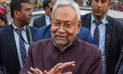 ബിഹാറിൽ ഇന്ന് വിശ്വാസവോട്ട്; ജെഡിയു എംഎല്എമാരെ പട്നയിലെ ഹോട്ടലിലേക്ക് മാറ്റി ബിഹാറിൽ ഇന്ന് വിശ്വാസവോട്ട്; ജെഡിയു എംഎല്എമാരെ പട്നയിലെ ഹോട്ടലിലേക്ക് മാറ്റി