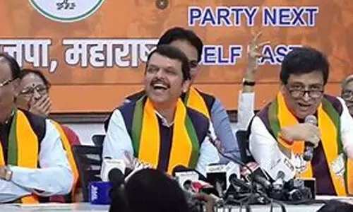 കോൺഗ്രസ് മുൻ മുഖ്യമന്ത്രി അശോക് ചവാൻ ബിജെപിയിൽ ചേർന്നു കോൺഗ്രസ് മുൻ മുഖ്യമന്ത്രി അശോക് ചവാൻ ബിജെപിയിൽ ചേർന്നു