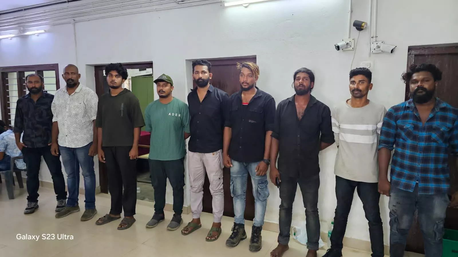 കായംകുളത്ത് ഒത്തുകൂടിയ ഗുണ്ടാസംഘങ്ങള് പിടിയില്; അറസ്റ്റിലായവരില് ഷാന് വധക്കേസ് പ്രതിയും കായംകുളത്ത് ഒത്തുകൂടിയ ഗുണ്ടാസംഘങ്ങള് പിടിയില്; അറസ്റ്റിലായവരില് ഷാന് വധക്കേസ് പ്രതിയും