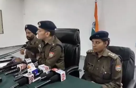 ഹല്ദ്വാനി സംഘര്ഷം: പ്രകാശ് സിങിനെ വെടിവച്ചുകൊന്നത് പോലിസുകാരന്; കാരണം ഭാര്യയുമായുള്ള ബന്ധം ഹല്ദ്വാനി സംഘര്ഷം: പ്രകാശ് സിങിനെ വെടിവച്ചുകൊന്നത് പോലിസുകാരന്; കാരണം ഭാര്യയുമായുള്ള ബന്ധം