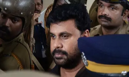 നടിയെ ആക്രമിച്ച കേസിൽ ദിലീപിന് തിരിച്ചടി; മെമ്മറി കാർഡ് ചോർന്നതിലെ അന്വേഷണ റിപോർട്ട് പകർപ്പ് നടിക്ക് നൽകും നടിയെ ആക്രമിച്ച കേസിൽ ദിലീപിന് തിരിച്ചടി; മെമ്മറി കാർഡ് ചോർന്നതിലെ അന്വേഷണ റിപോർട്ട് പകർപ്പ് നടിക്ക് നൽകും