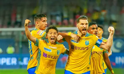 കൊച്ചിയില് മാസ് തിരിച്ചുവരവുമായി കേരള ബ്ലാസ്റ്റേഴ്സ്; ഗോവ ചാമ്പല് കൊച്ചിയില് മാസ് തിരിച്ചുവരവുമായി കേരള ബ്ലാസ്റ്റേഴ്സ്; ഗോവ ചാമ്പല്