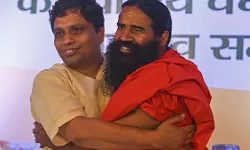 രാജ്യത്തെ പറ്റിച്ചു; ബാബാ രാംദേവ്, ആചാര്യ ബാലകൃഷ്ണന്‍ എന്നിവര്‍ക്ക് എതിരെ കോടതിയലക്ഷ്യ നോട്ടിസ്