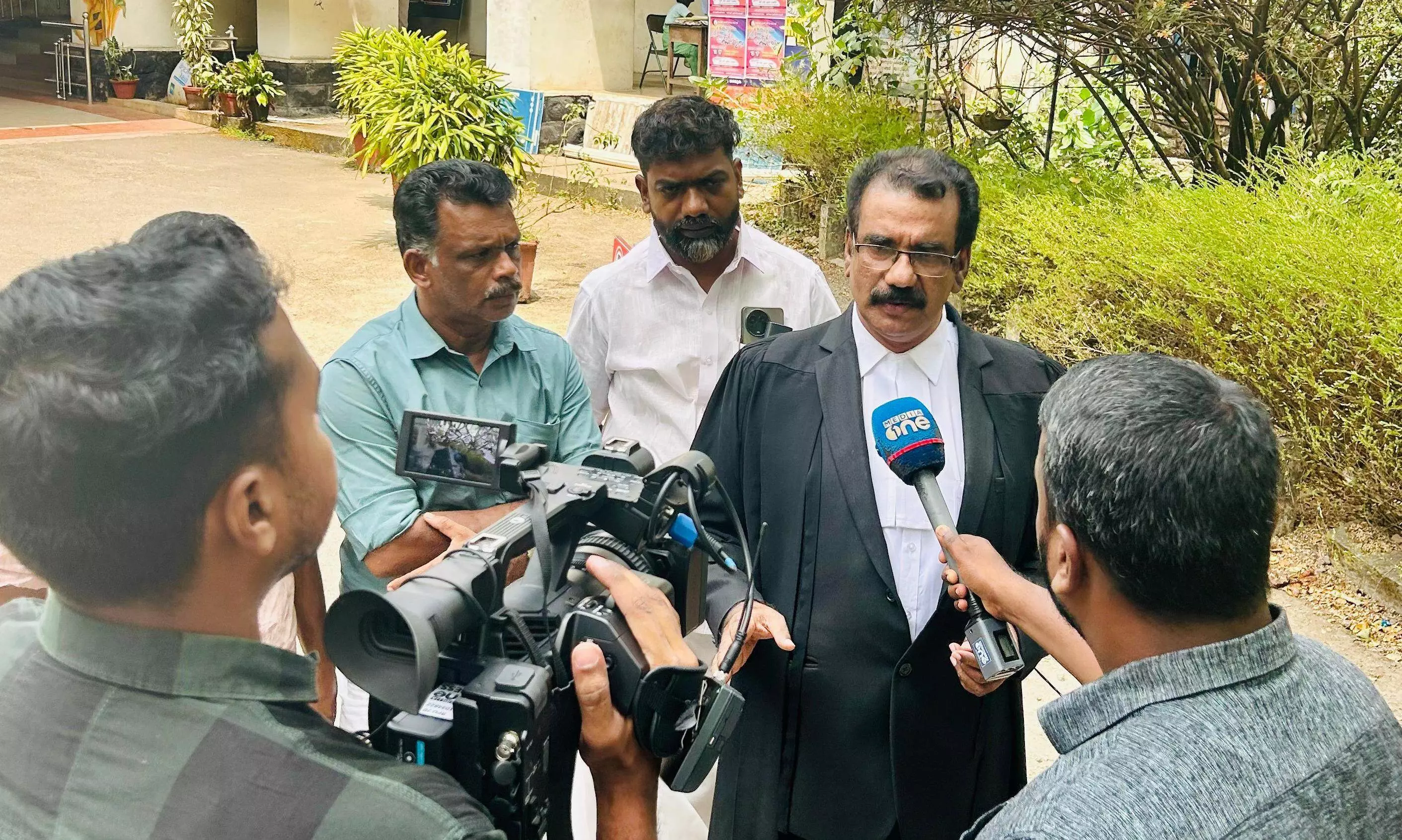 പൂഞ്ഞാര് സംഭവം: മുഴുവന് വിദ്യാര്ഥികള്ക്കും ജാമ്യം പൂഞ്ഞാര് സംഭവം: മുഴുവന് വിദ്യാര്ഥികള്ക്കും ജാമ്യം