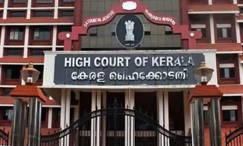 അഭിഭാഷകനോട് മോശം പെരുമാറ്റം; പോലിസിന് ഹൈക്കോടതിയുടെ രൂക്ഷവിമര്ശനം അഭിഭാഷകനോട് മോശം പെരുമാറ്റം; പോലിസിന് ഹൈക്കോടതിയുടെ രൂക്ഷവിമര്ശനം