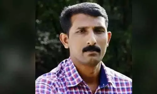 ജോലി കഴിഞ്ഞ് വീട്ടിലേക്ക് മടങ്ങിയ പോലിസുകാരന് വീട്ടിനുള്ളില് മരിച്ച നിലയില് ജോലി കഴിഞ്ഞ് വീട്ടിലേക്ക് മടങ്ങിയ പോലിസുകാരന് വീട്ടിനുള്ളില് മരിച്ച നിലയില്