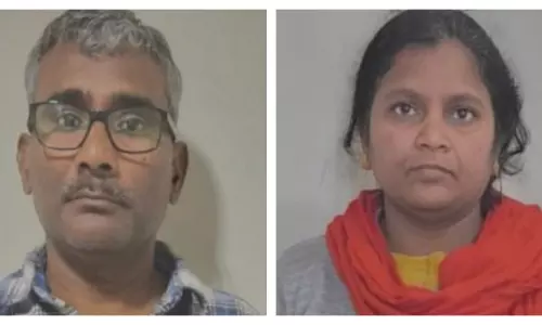 2019ല് പിടിച്ചെടുത്ത ഇലക്ട്രോണിക് ഉപകരണത്തില് നക്സല് ബന്ധം തെളിഞ്ഞെന്ന്; യുപിയില് ഹൈക്കോടതി അഭിഭാഷകനെയും ഭാര്യയെയും അറസ്റ്റ് ചെയ്തു 2019ല് പിടിച്ചെടുത്ത ഇലക്ട്രോണിക് ഉപകരണത്തില് നക്സല് ബന്ധം തെളിഞ്ഞെന്ന്; യുപിയില് ഹൈക്കോടതി അഭിഭാഷകനെയും ഭാര്യയെയും അറസ്റ്റ് ചെയ്തു