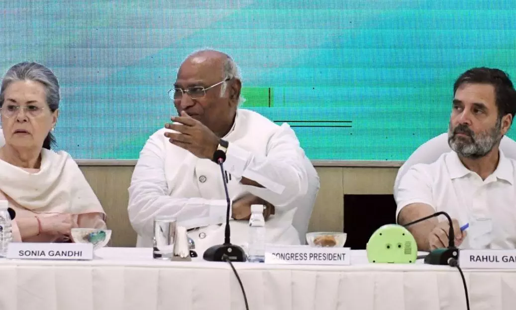 കോണ്‍ഗ്രസിന് തിരിച്ചടി; ബാങ്ക് അക്കൗണ്ട് മരവിപ്പിച്ച നടപടിക്ക് സ്റ്റേയില്ല