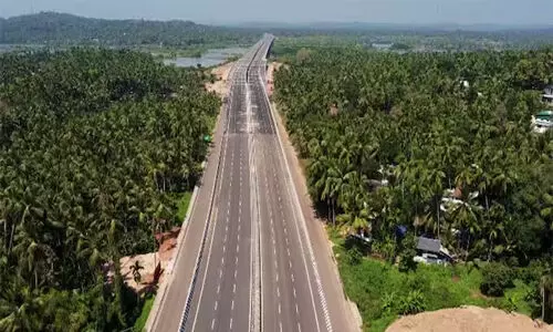 തലശ്ശേരി- മാഹി ബൈപ്പാസിൽ ടോള് ഈടാക്കി തുടങ്ങി; ഉദ്ഘാടനം ഇന്ന് തലശ്ശേരി- മാഹി ബൈപ്പാസിൽ ടോള് ഈടാക്കി തുടങ്ങി; ഉദ്ഘാടനം ഇന്ന്