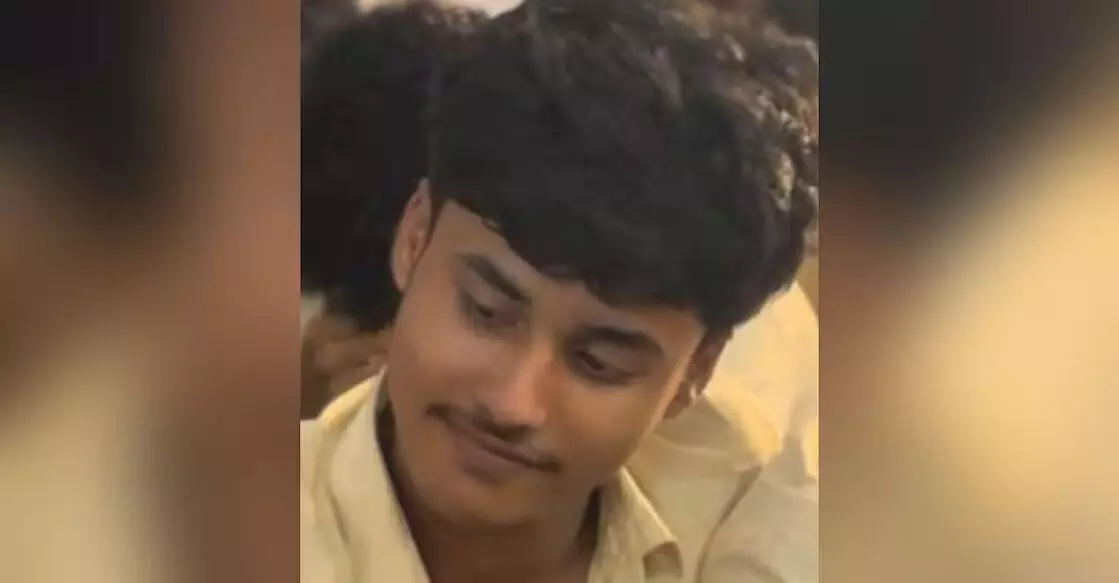 ഉദ്ഘാടനത്തിനു തൊട്ടുപിന്നാലെ തലശ്ശേരി - മാഹി ബൈപാസില് നിന്നു താഴേക്കു വീണ വിദ്യാര്ഥി മരിച്ചു ഉദ്ഘാടനത്തിനു തൊട്ടുപിന്നാലെ തലശ്ശേരി - മാഹി ബൈപാസില് നിന്നു താഴേക്കു വീണ വിദ്യാര്ഥി മരിച്ചു