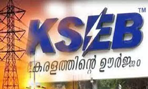 സംസ്ഥാനത്ത് വൈദ്യുതി ഉപയോഗം കുതിക്കുന്നു; കെഎസ്ഇബി പ്രതിസന്ധിയില് സംസ്ഥാനത്ത് വൈദ്യുതി ഉപയോഗം കുതിക്കുന്നു; കെഎസ്ഇബി പ്രതിസന്ധിയില്