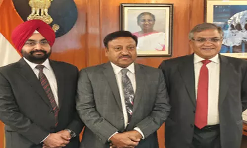 പുതിയ തിരഞ്ഞെടുപ്പ് കമ്മീഷണര്മാര് ചുമതലയേറ്റു പുതിയ തിരഞ്ഞെടുപ്പ് കമ്മീഷണര്മാര് ചുമതലയേറ്റു