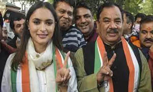 ഉത്തരാഖണ്ഡ് മുൻമന്ത്രിയുടെ മരുമകളും സൗന്ദര്യമത്സര ജേതാവുമായ അനുകൃതി കോൺഗ്രസ് വിട്ടു ഉത്തരാഖണ്ഡ് മുൻമന്ത്രിയുടെ മരുമകളും സൗന്ദര്യമത്സര ജേതാവുമായ അനുകൃതി കോൺഗ്രസ് വിട്ടു