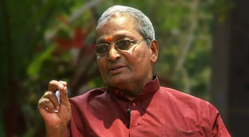 സുരേഷ് ഗോപിയെ അനുഗ്രഹിച്ചുള്ള പത്മഭൂഷണ് വേണ്ടെന്ന് കലാമണ്ഡലം ഗോപിയുടെ മകന്; വിവാദമായതോടെ പോസ്റ്റ് പിന്വലിച്ചു സുരേഷ് ഗോപിയെ അനുഗ്രഹിച്ചുള്ള പത്മഭൂഷണ് വേണ്ടെന്ന് കലാമണ്ഡലം ഗോപിയുടെ മകന്; വിവാദമായതോടെ പോസ്റ്റ് പിന്വലിച്ചു