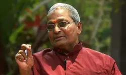 സുരേഷ് ഗോപിയെ അനുഗ്രഹിച്ചുള്ള പത്മഭൂഷണ്‍ വേണ്ടെന്ന് കലാമണ്ഡലം ഗോപിയുടെ  മകന്‍; വിവാദമായതോടെ പോസ്റ്റ് പിന്‍വലിച്ചു