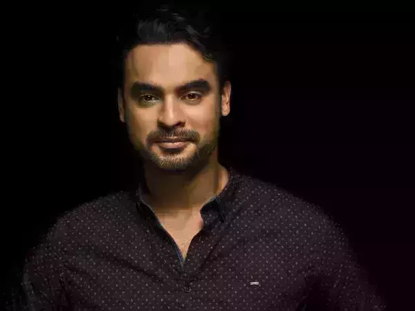 വി എസ് സുനില്‍കുമാറിനൊപ്പം ഫോട്ടോ; എന്നോടൊപ്പമുള്ള ഫോട്ടോ തിരഞ്ഞെടുപ്പ് പ്രചാരണത്തിന് ഉപയോഗിക്കരുതെന്ന് ടൊവിനോ