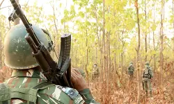 മഹാരാഷ്ട്രയിലുണ്ടായ ഏറ്റുമുട്ടലില് നാല് മാവോവാദികള് കൊല്ലപ്പെട്ടു മഹാരാഷ്ട്രയിലുണ്ടായ ഏറ്റുമുട്ടലില് നാല് മാവോവാദികള് കൊല്ലപ്പെട്ടു