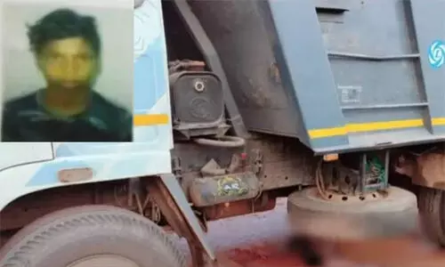 ടിപ്പര് ലോറി ശരീരത്തില് കയറിയിറങ്ങി ഇതരസംസ്ഥാന തൊഴിലാളി മരിച്ചു ടിപ്പര് ലോറി ശരീരത്തില് കയറിയിറങ്ങി ഇതരസംസ്ഥാന തൊഴിലാളി മരിച്ചു