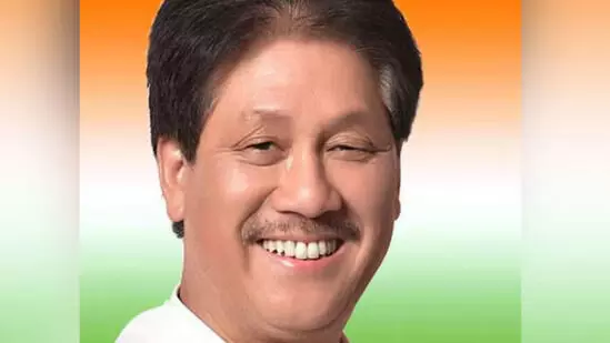 ഭാര്യയ്ക്ക് സീറ്റ് നല്കാത്തതില് പ്രതിഷേധിച്ച് കോണ്ഗ്രസ് എംഎല്എ പാര്ട്ടിവിട്ടു ഭാര്യയ്ക്ക് സീറ്റ് നല്കാത്തതില് പ്രതിഷേധിച്ച് കോണ്ഗ്രസ് എംഎല്എ പാര്ട്ടിവിട്ടു