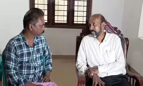 തനിക്ക് ചെയ്യാൻ കഴിയുന്നതെല്ലാം ചെയ്യും; സിദ്ധാര്ത്ഥന്റെ മാതാപിതാക്കളെ കണ്ട് വൈസ് ചാന്സിലര് തനിക്ക് ചെയ്യാൻ കഴിയുന്നതെല്ലാം ചെയ്യും; സിദ്ധാര്ത്ഥന്റെ മാതാപിതാക്കളെ കണ്ട് വൈസ് ചാന്സിലര്