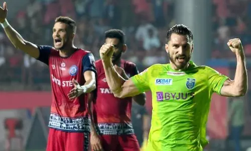 ഐഎസ്എല്; പ്ലേ ഓഫിന് ബ്ലാസ്റ്റേഴ്സിന് കാത്തിരിക്കണം; ജെംഷഡ്പൂരിനോട് സമനില ഐഎസ്എല്; പ്ലേ ഓഫിന് ബ്ലാസ്റ്റേഴ്സിന് കാത്തിരിക്കണം; ജെംഷഡ്പൂരിനോട് സമനില